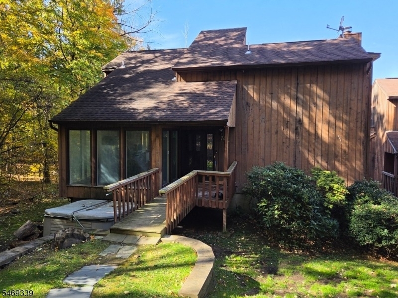 2 Village Way - Photo 0