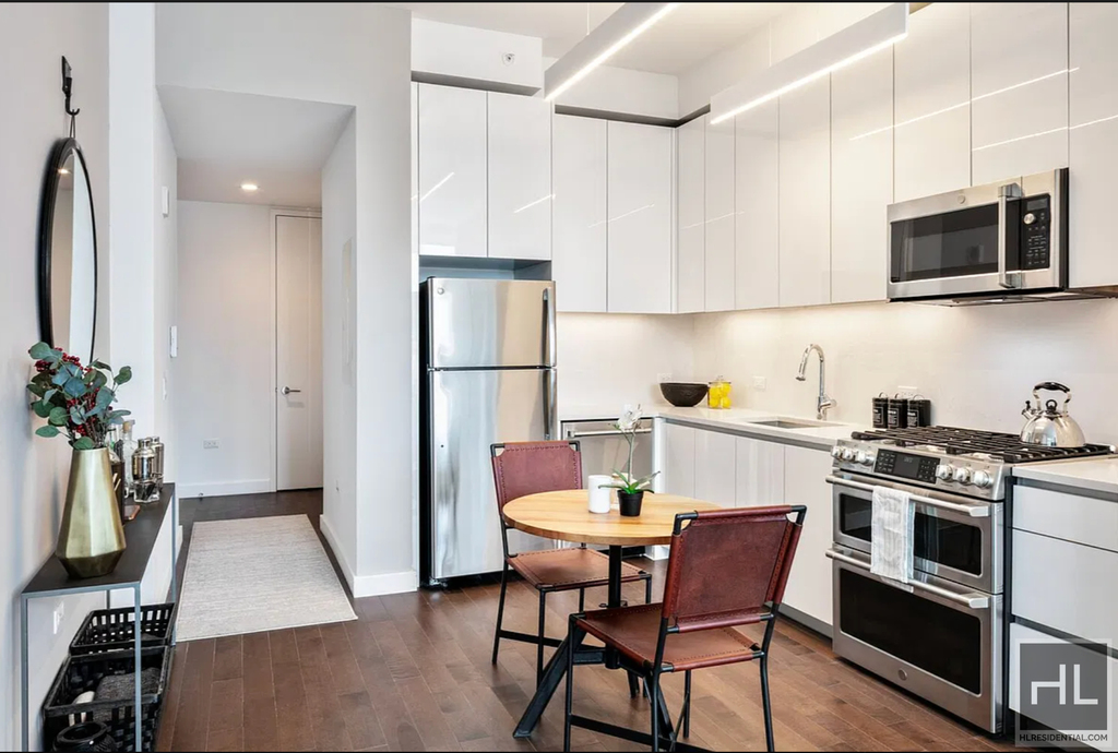 West 36th Street - Photo 1
