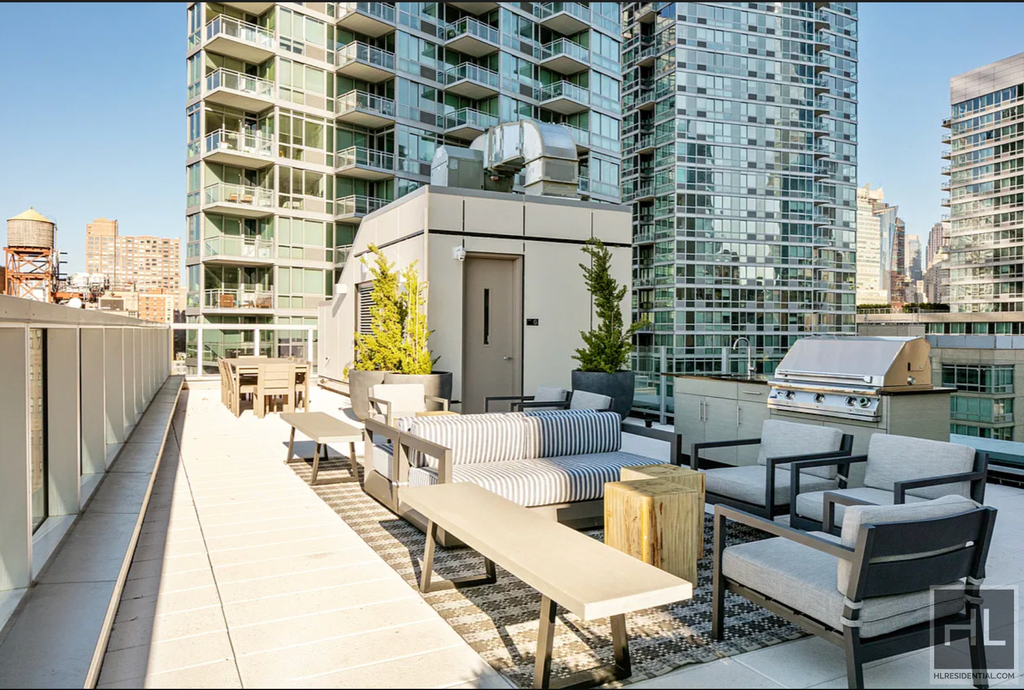 West 36th Street - Photo 15