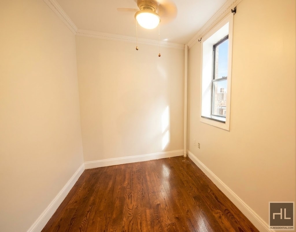 10th Ave. - Photo 3