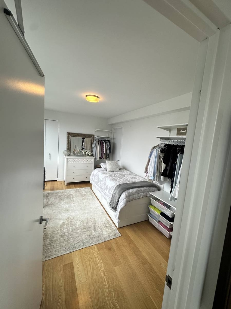 West 57th Street - Photo 9
