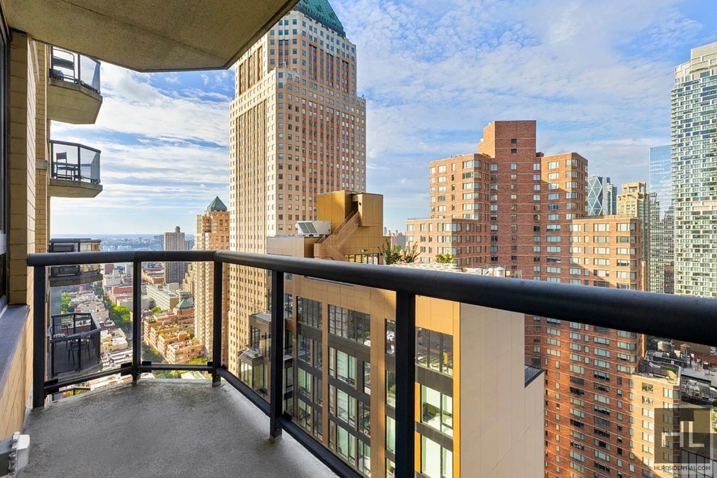 West 48th Street - Photo 7
