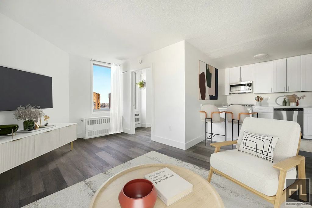 2nd Avenue - Photo 0