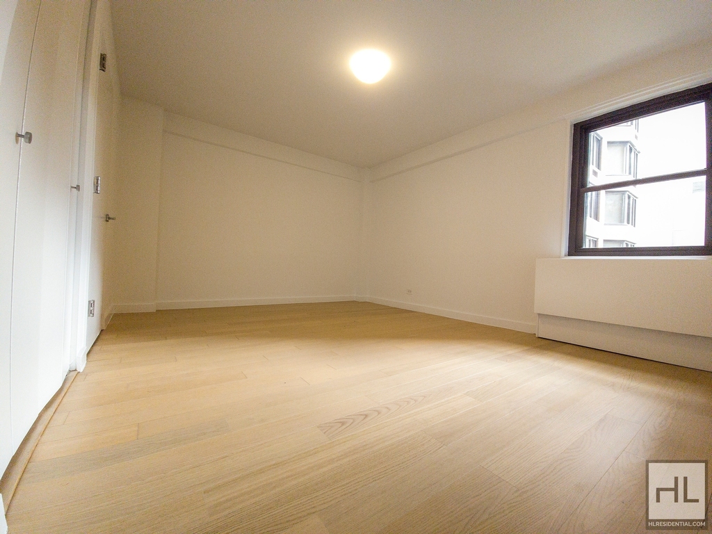 East 39th Street - Photo 7