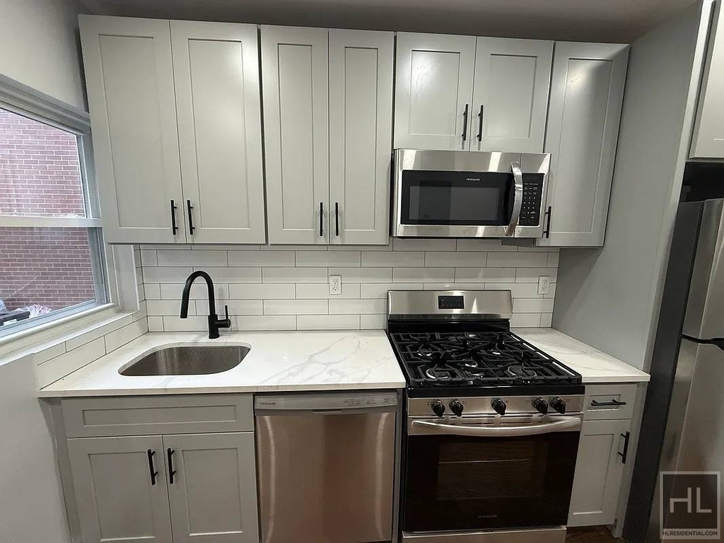56 Avenue - Photo 8