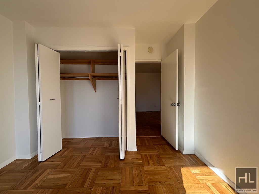 East 79th Street - Photo 6