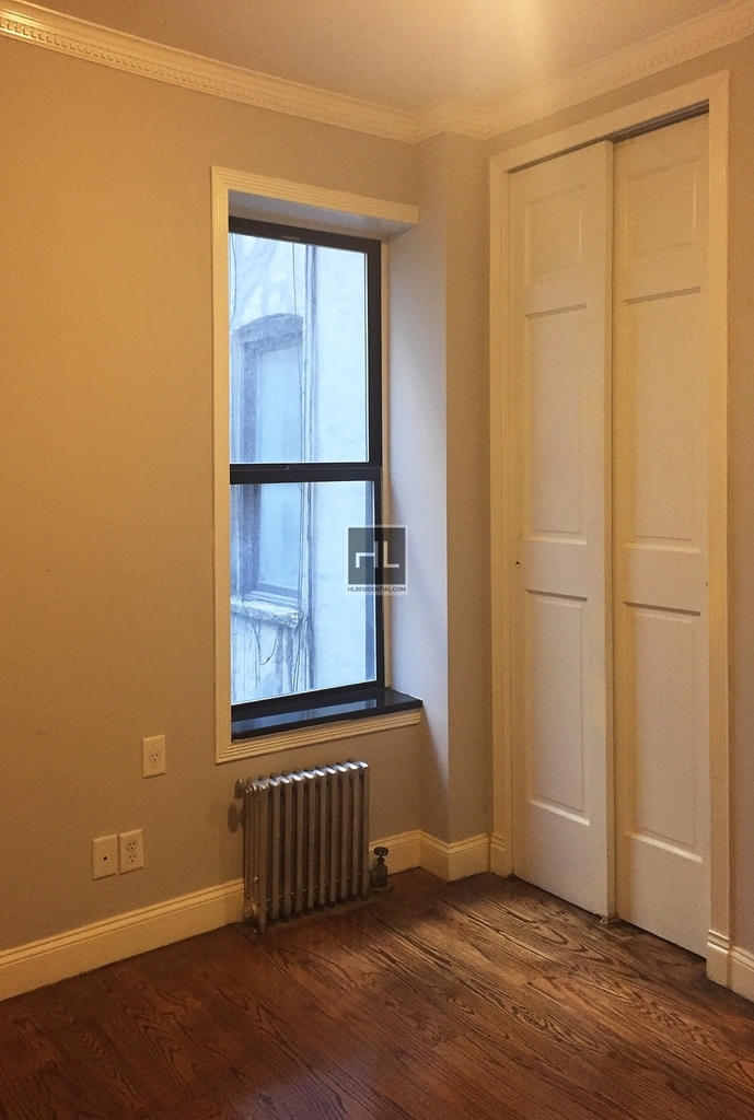 East 100th Street - Photo 5