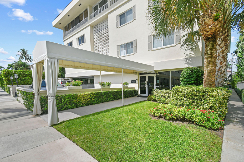 227 Brazilian Avenue - Photo 1