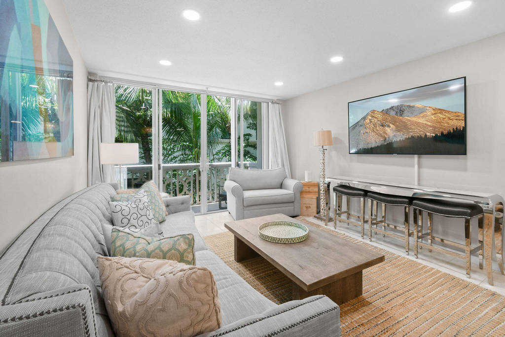 227 Brazilian Avenue - Photo 3
