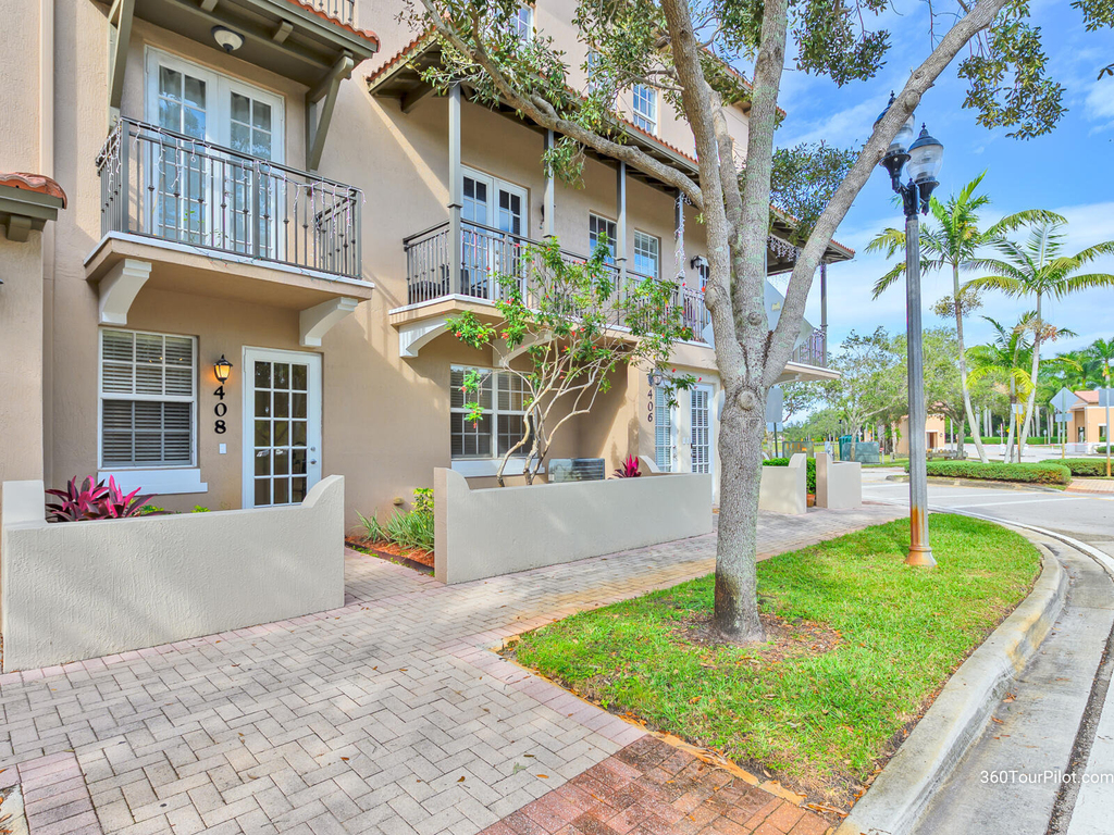408 Sw 147th Avenue - Photo 0