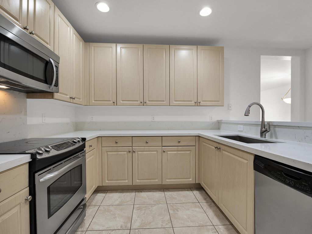 408 Sw 147th Avenue - Photo 14