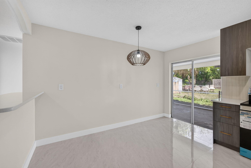 3941 Roan Court W - Photo 7