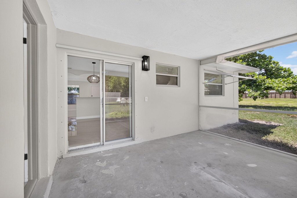 3941 Roan Court W - Photo 20