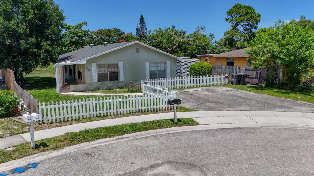 3941 Roan Court W - Photo 24