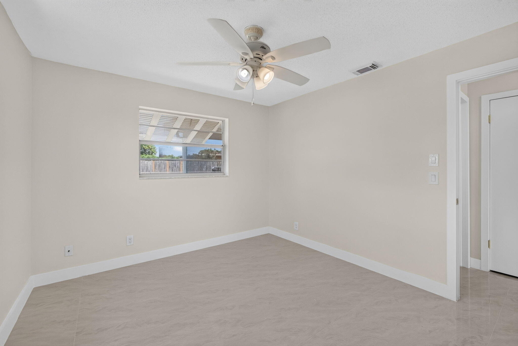 3941 Roan Court W - Photo 16