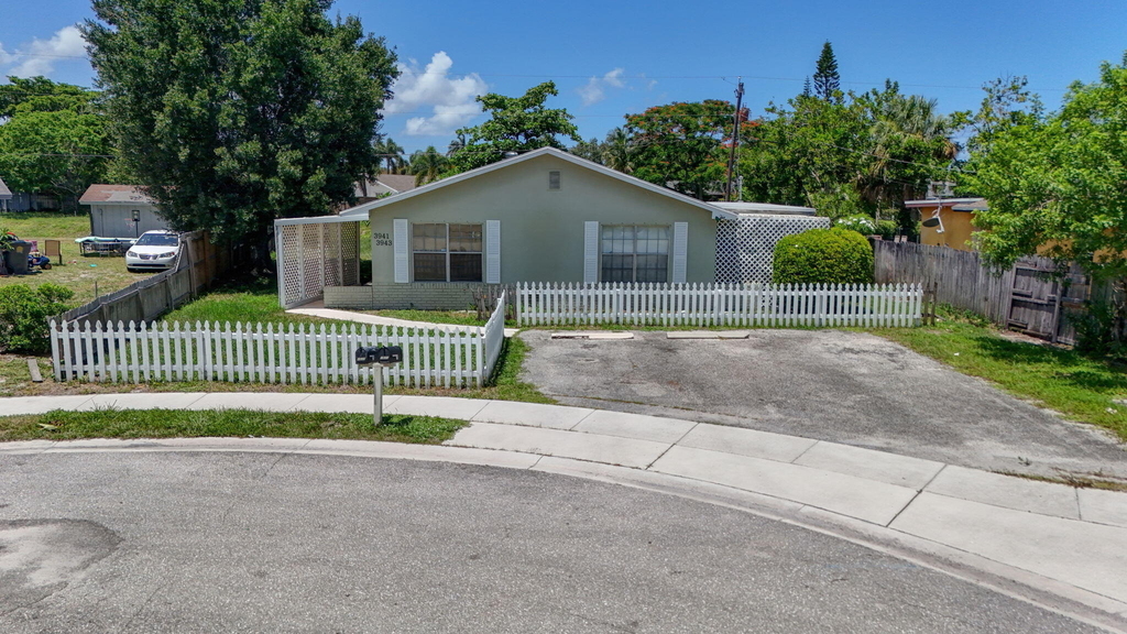 3941 Roan Court W - Photo 22