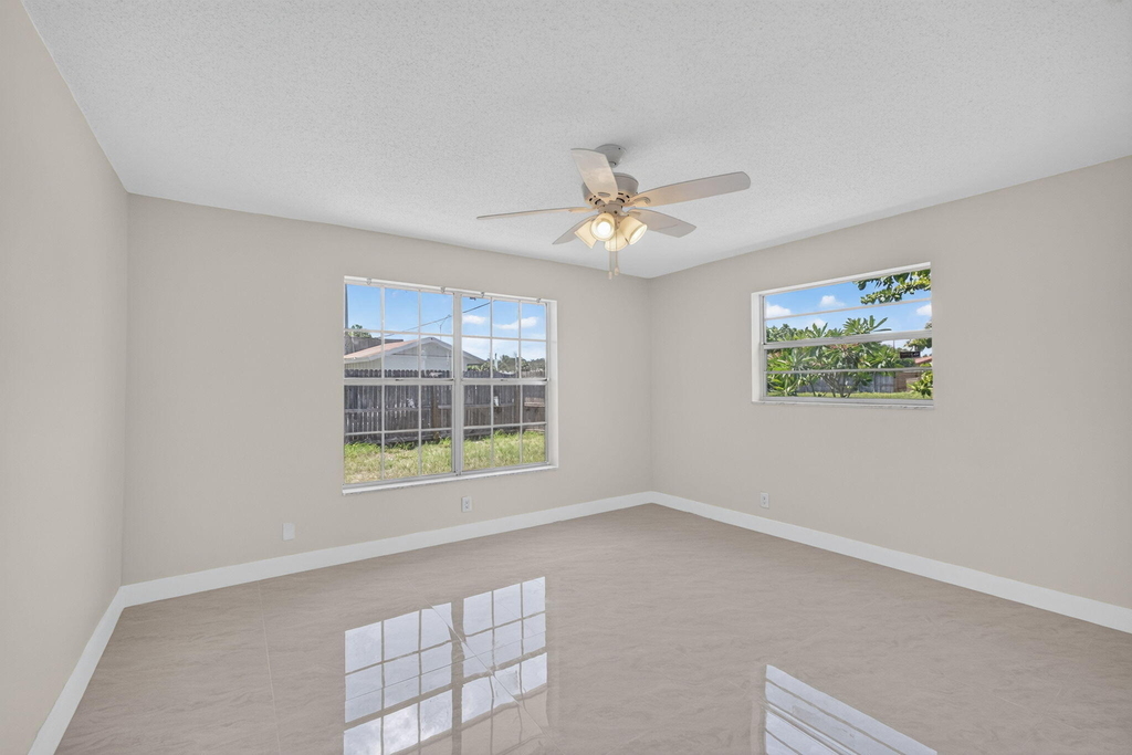 3941 Roan Court W - Photo 12