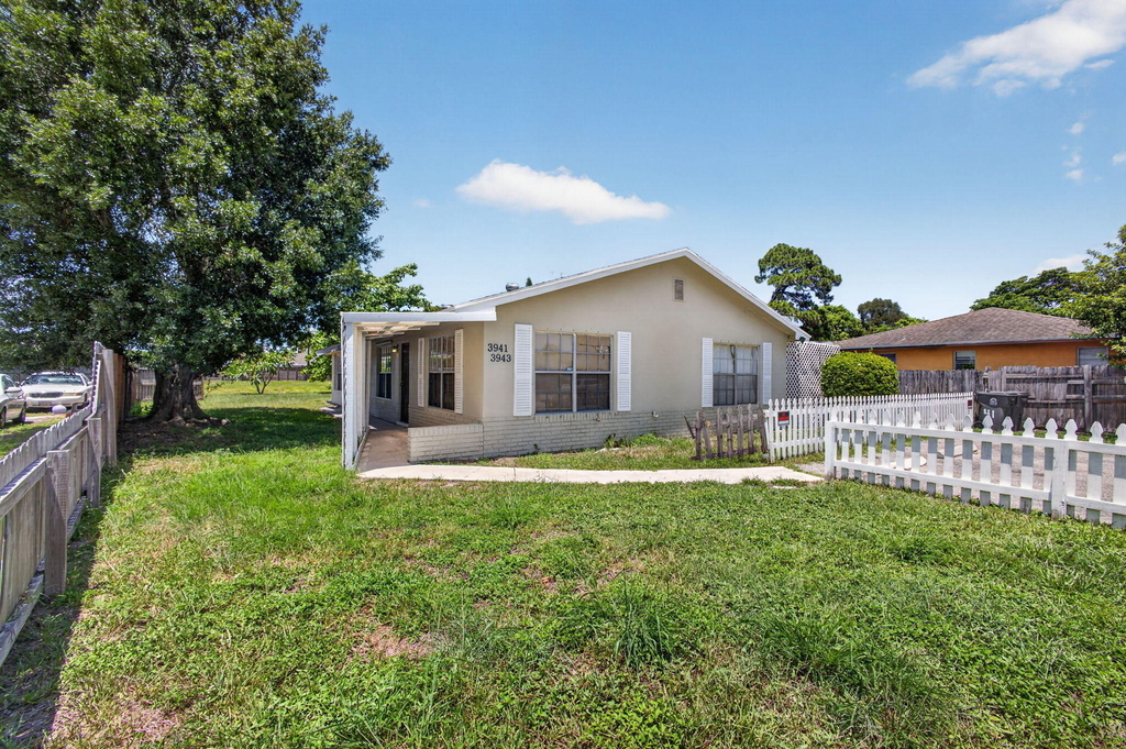 3941 Roan Court W - Photo 2