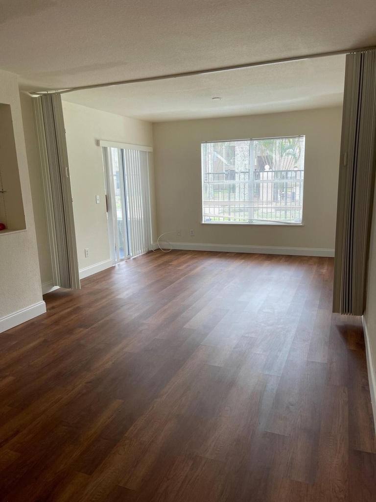 1740 Palm Cove Boulevard - Photo 2