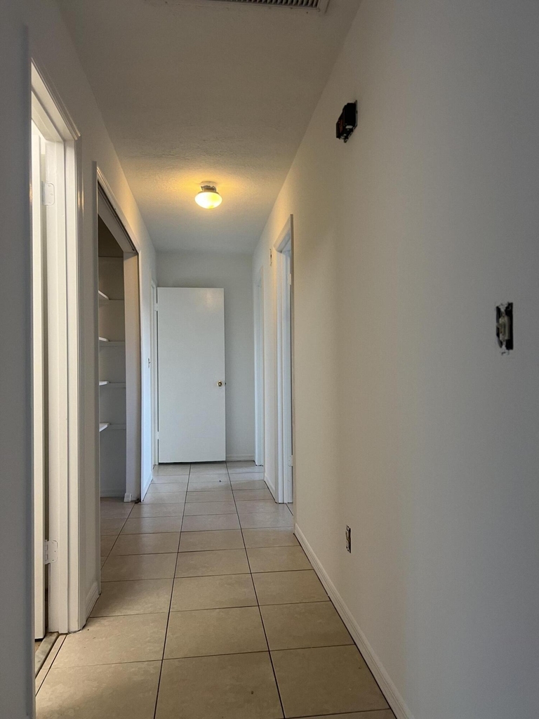 952 Se Walters Terrace - Photo 5