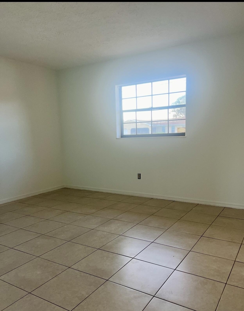 952 Se Walters Terrace - Photo 12