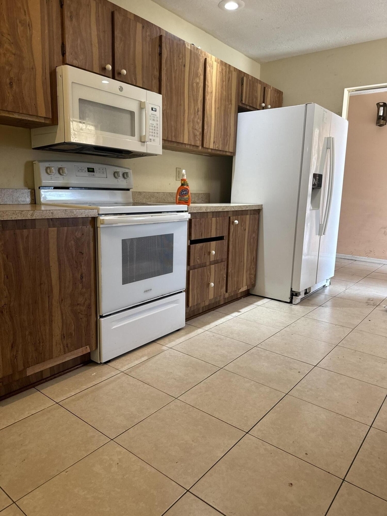 952 Se Walters Terrace - Photo 6