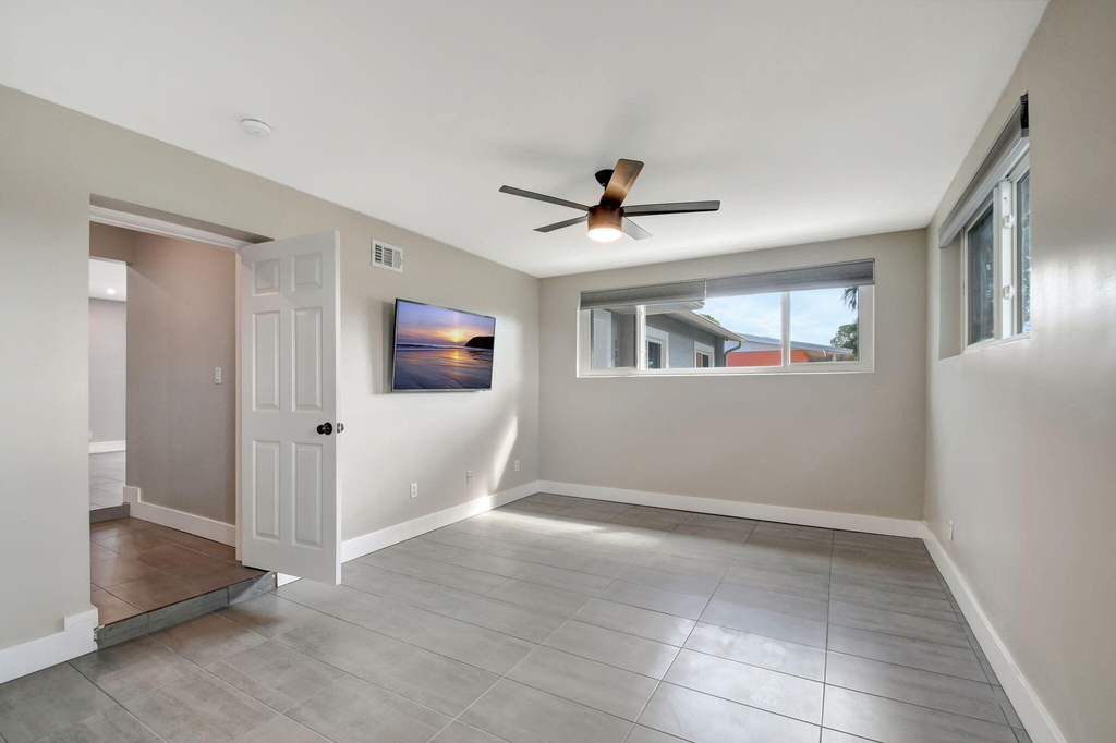 1343 W Ocean Avenue - Photo 17