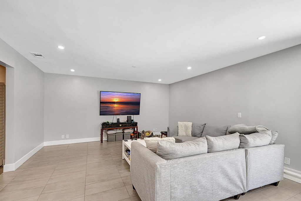 1343 W Ocean Avenue - Photo 9