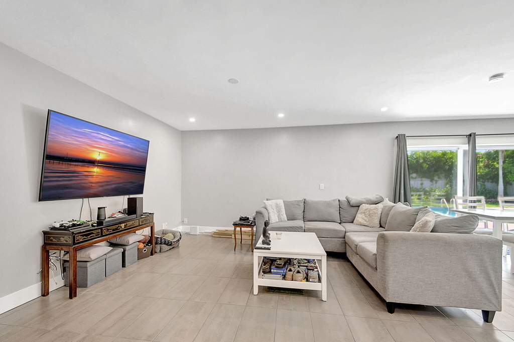 1343 W Ocean Avenue - Photo 7