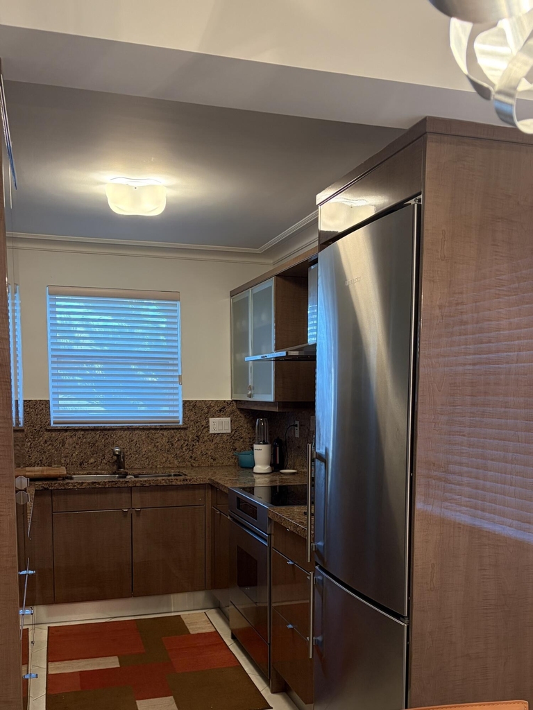 401 Peruvian Avenue - Photo 4