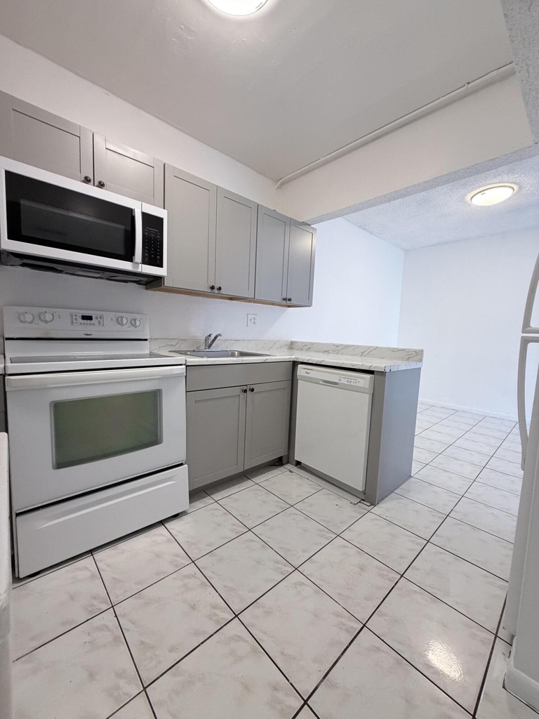 8501 W Sample Road - Photo 2