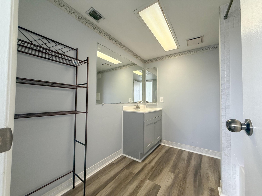 1080 Del Lago Circle - Photo 5
