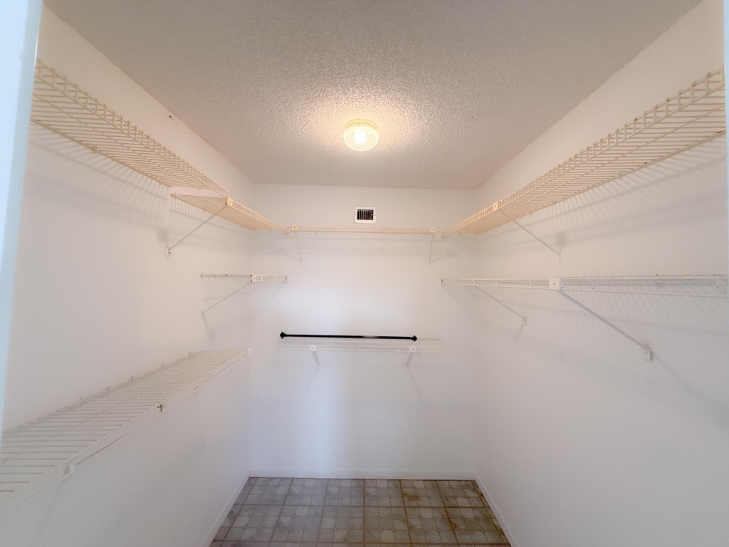 1080 Del Lago Circle - Photo 9