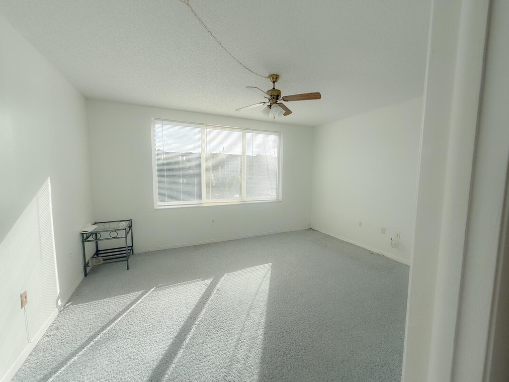 1080 Del Lago Circle - Photo 0