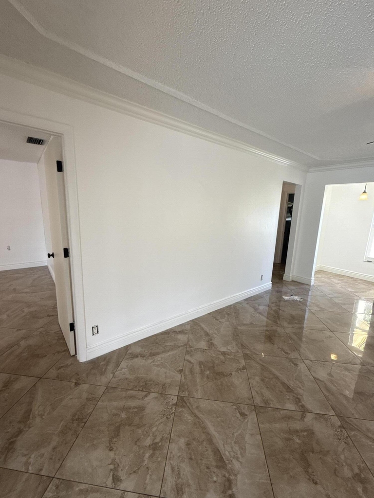 6957 Nw 9th Court - Photo 5