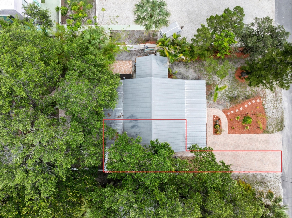 644 Sw Bryant Avenue - Photo 3