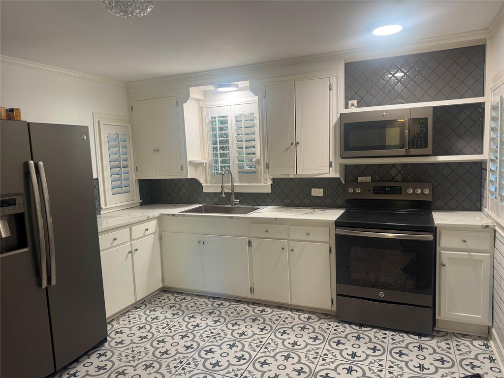 602 W High Street - Photo 6