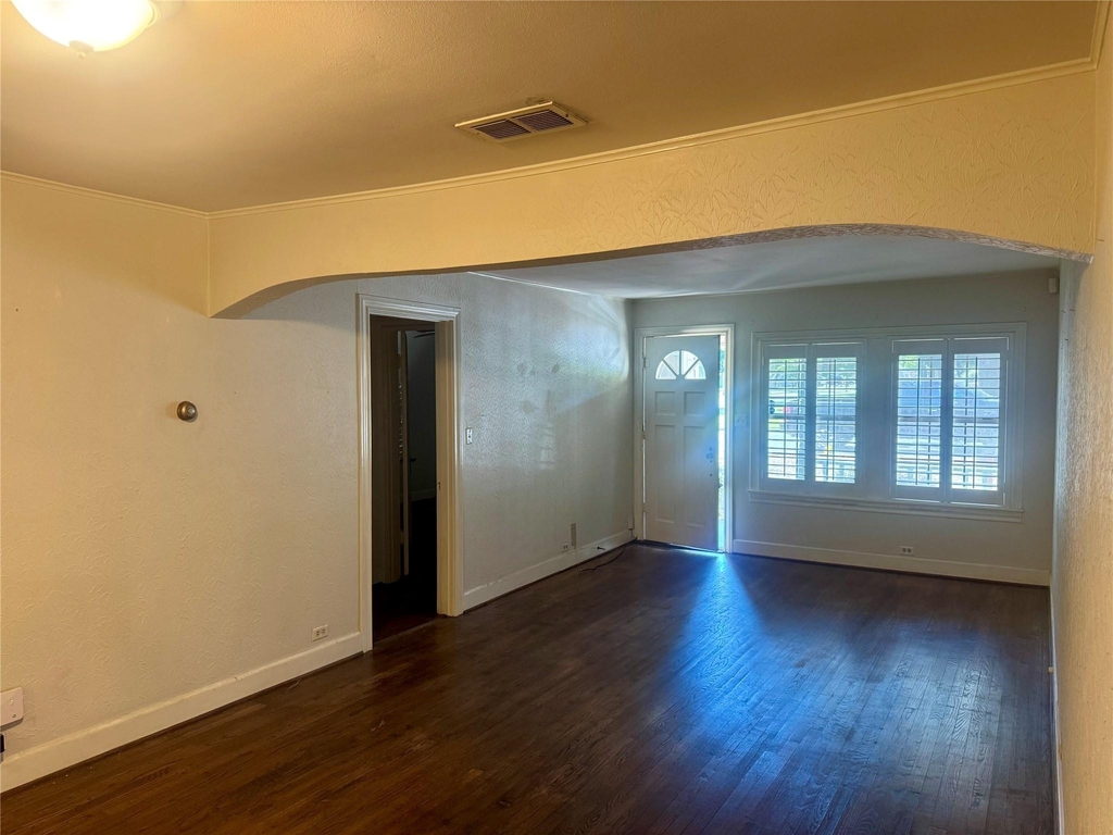 602 W High Street - Photo 1