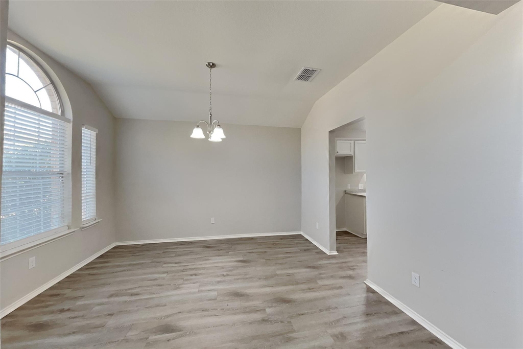 3008 Norwich Lane - Photo 9