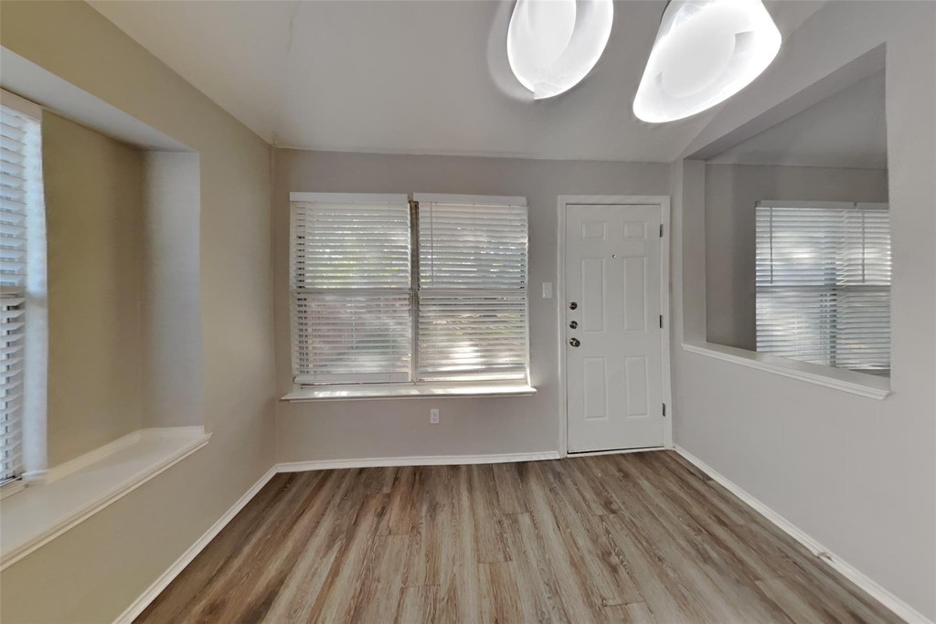 3008 Norwich Lane - Photo 6