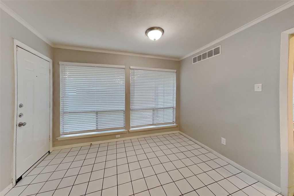 6508 Wrenwood Drive - Photo 4
