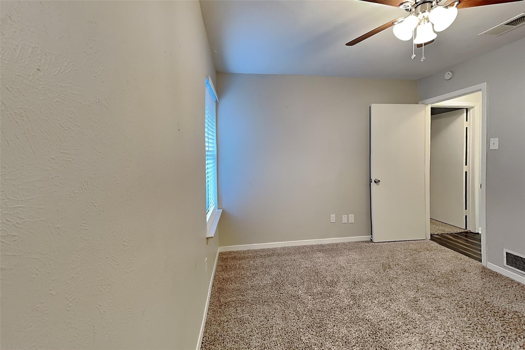 6508 Wrenwood Drive - Photo 13
