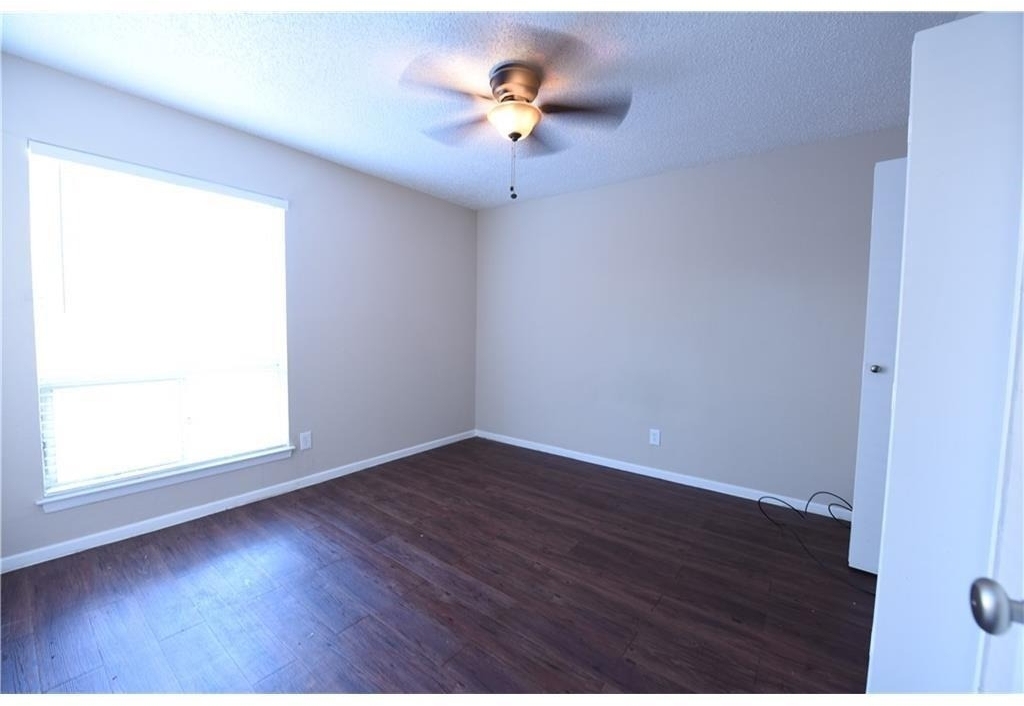 2833 Kings Road - Photo 8