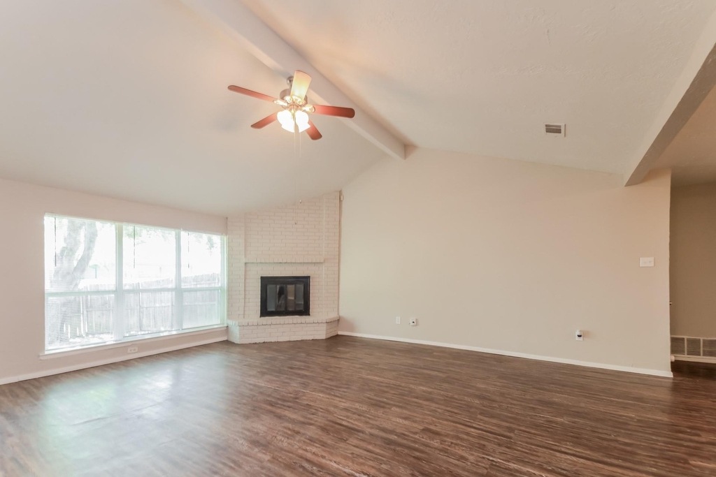 728 Southwynd Street - Photo 2