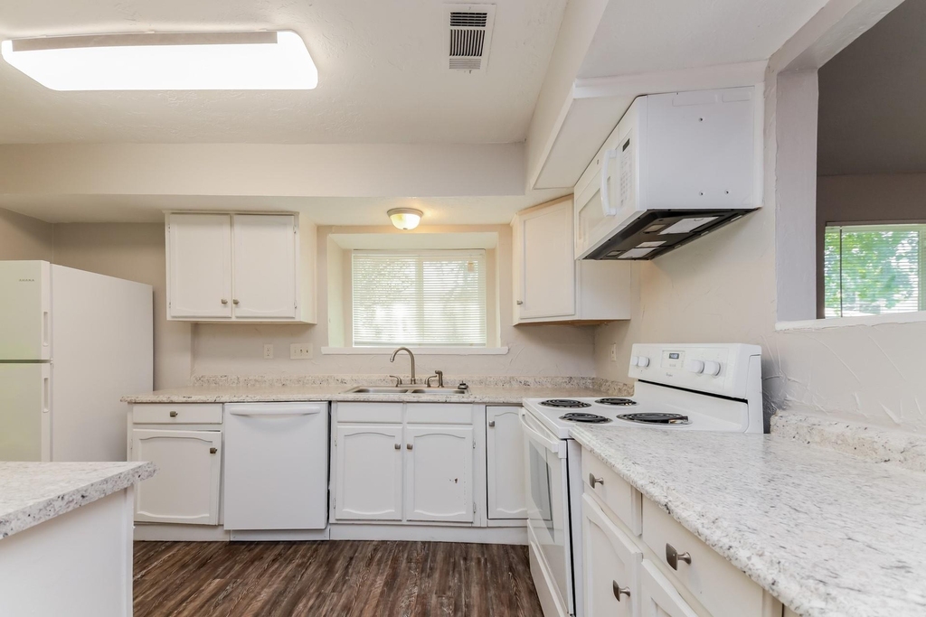 728 Southwynd Street - Photo 6