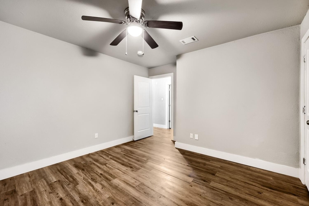 4203 Spring Hill Lane - Photo 14