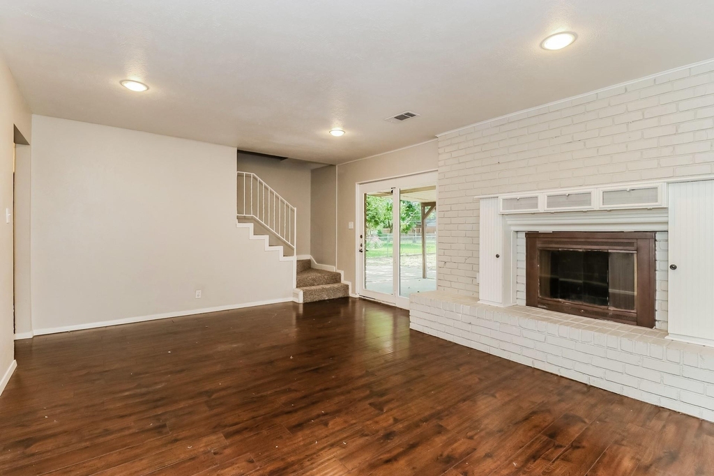 6024 Wormar Avenue - Photo 1