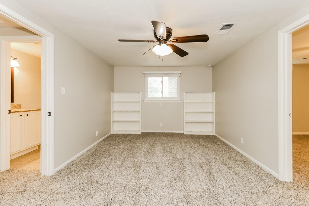 6024 Wormar Avenue - Photo 11