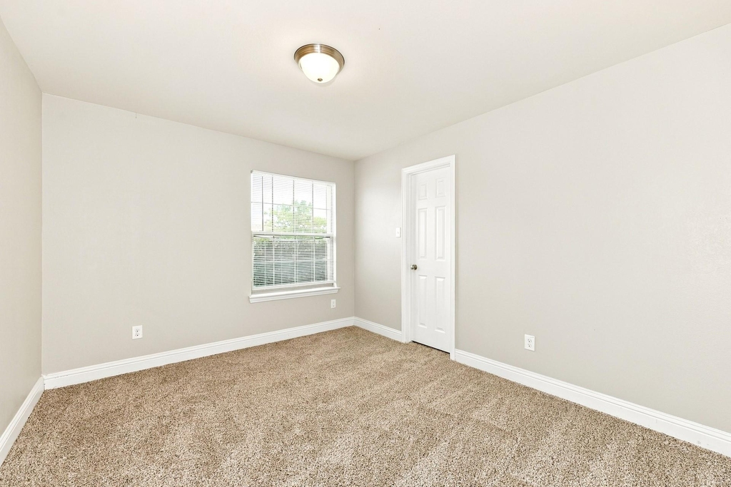 15626 Gatsby Lane - Photo 12