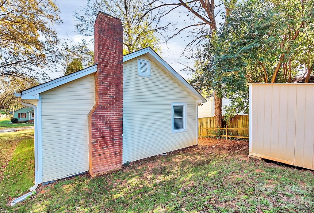 105 Oak Street - Photo 28